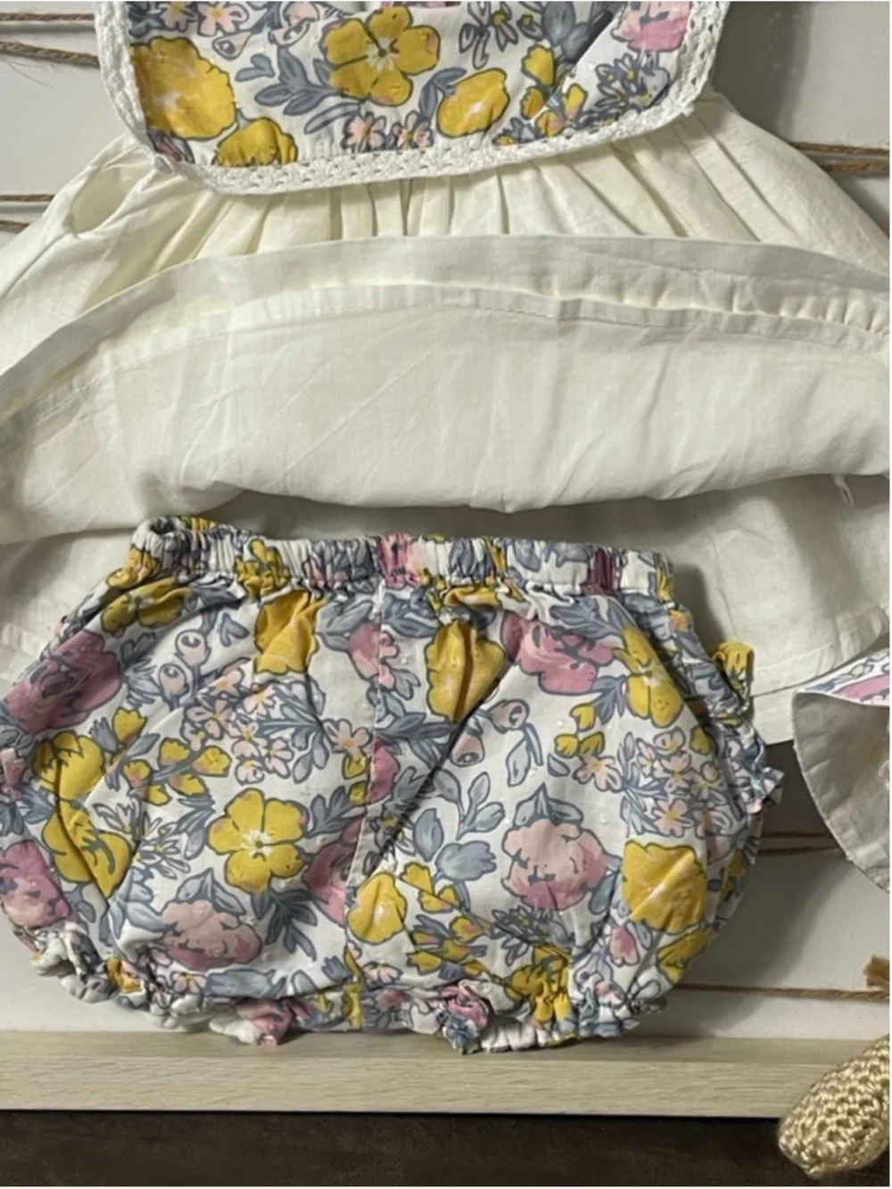 Girls Rachel Zoe 3 piece Floral ruffle butt bloomer 12 Months with Hat